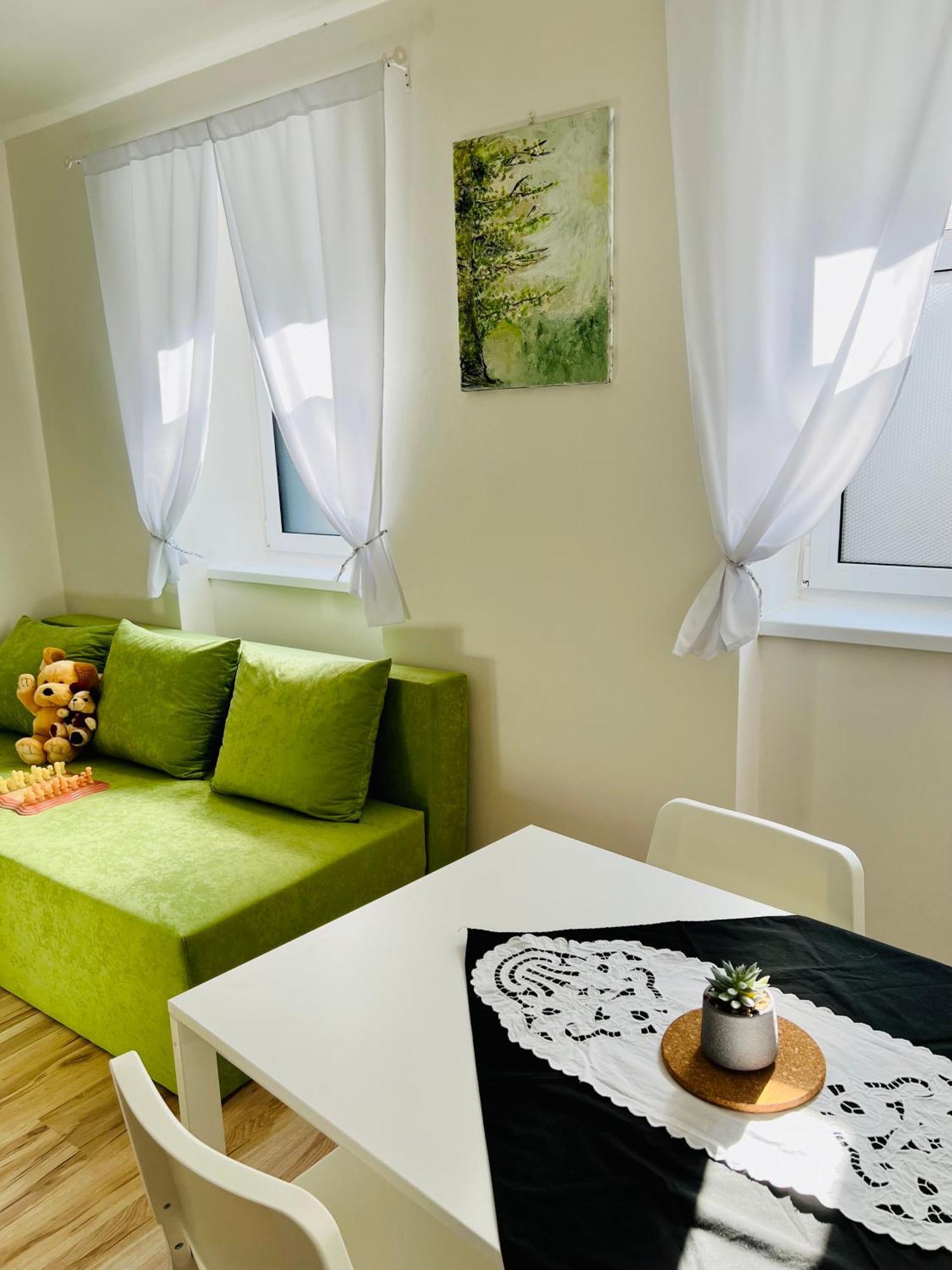 Bezbarierove Apartmany Se Zahradkou Chrastava Exteriér fotografie